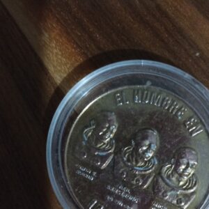 MONEDA MEDALLA DE COLECCION APOLLO II EL HOMBRE EN LA LUNA ORO LAMINADO