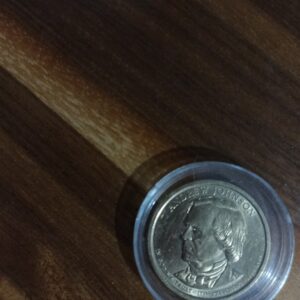 MONEDA DE COLECCION UN DOLLAR ANDREW JONSON ORO LAMINADO AÑO 1867